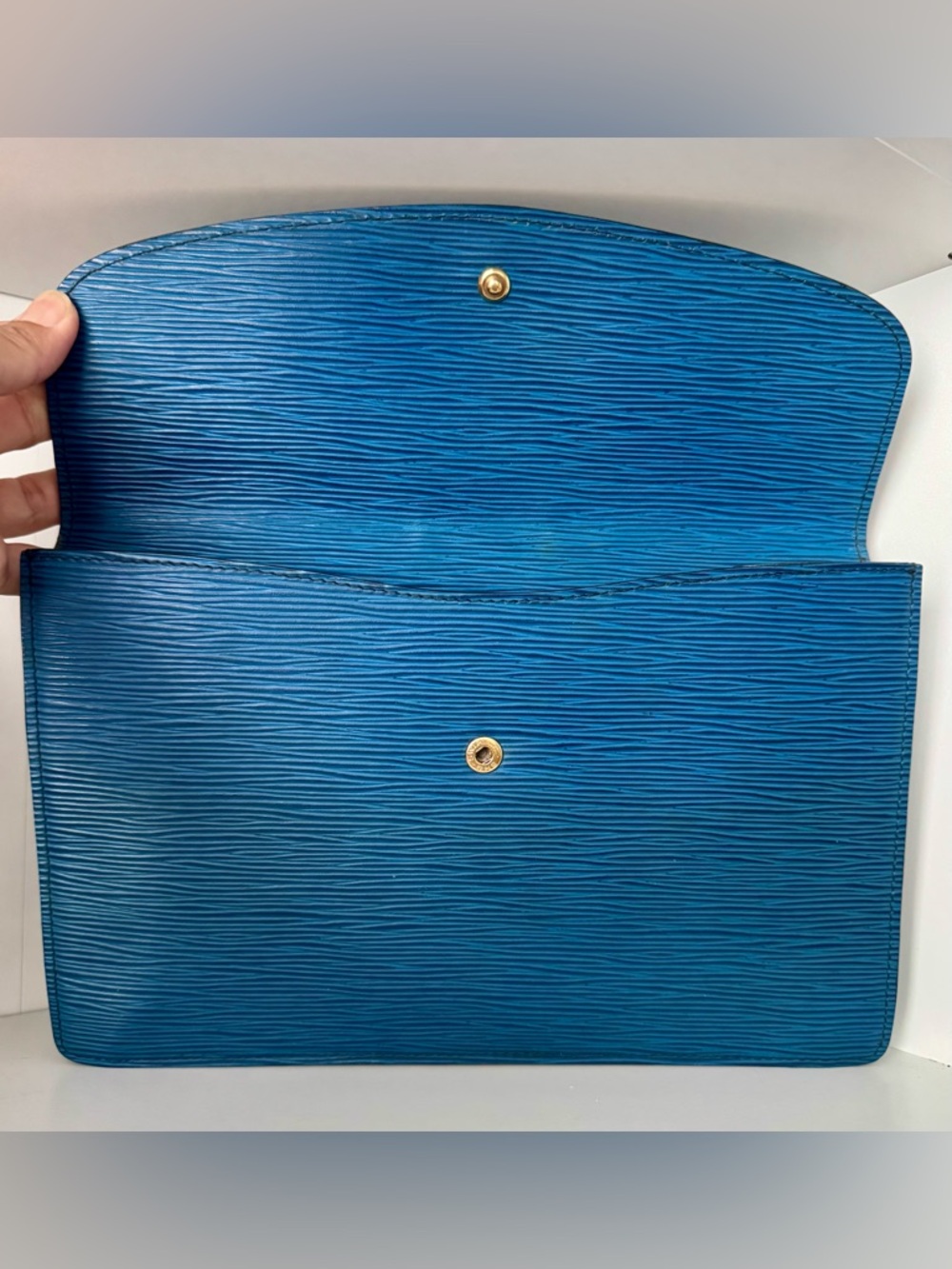 Louis Vuitton Blue Epi Clutch with Gold Accent - Picture 3 of 9